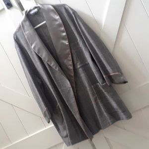 MAUS & HOFFMAN..SMOKING JACKET..FLAW